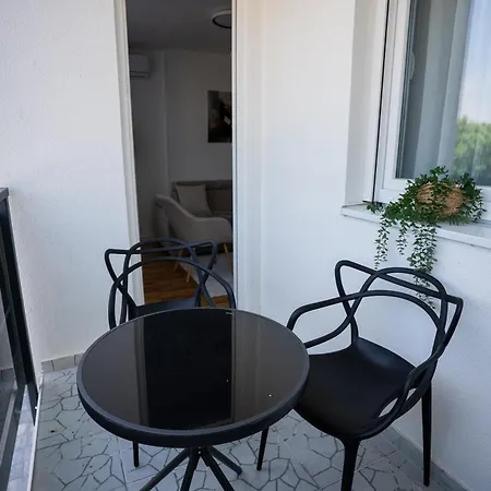 Apartment Luma *