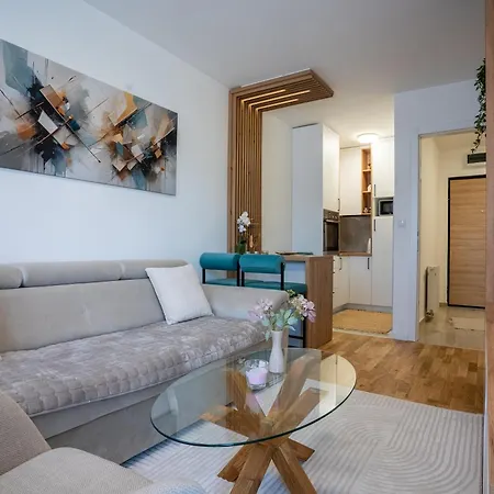 Apartment Luma *